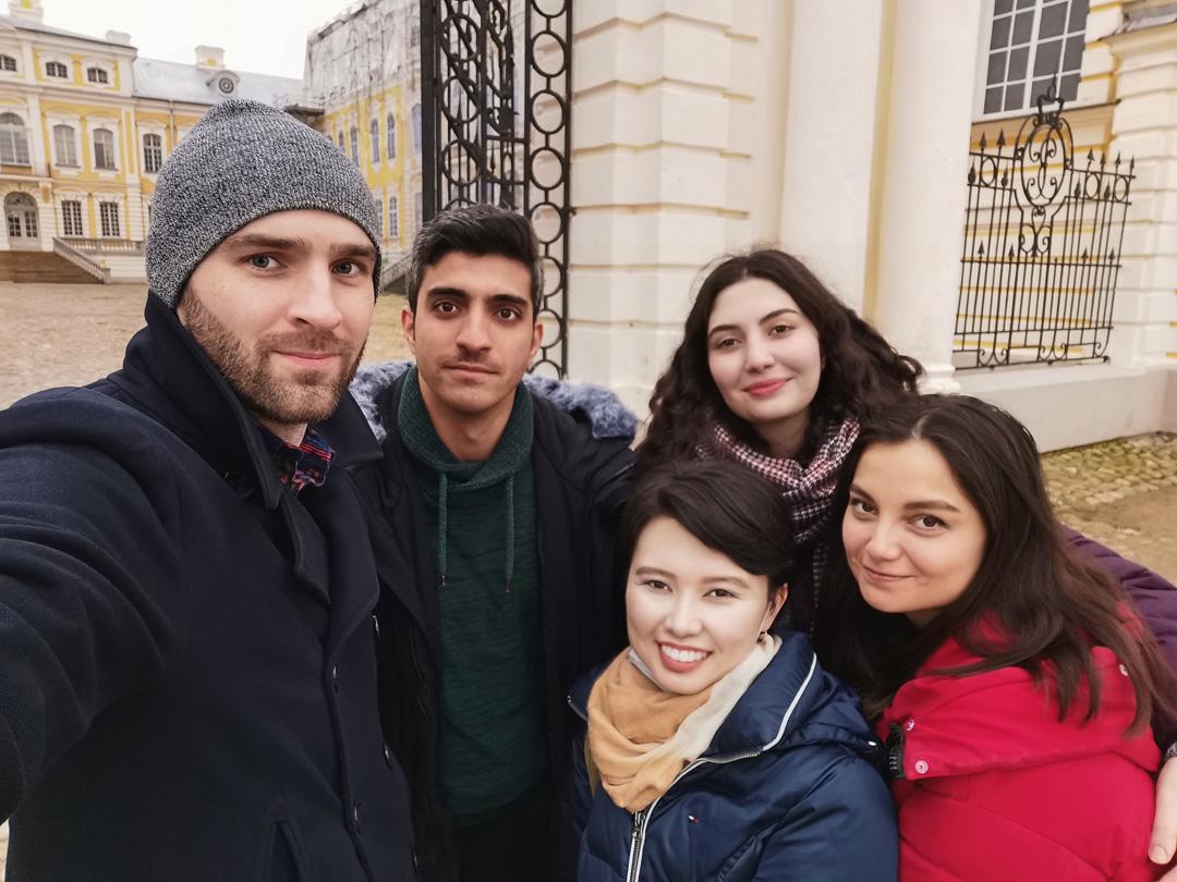 With course mates at Rundale Palace in Autumn 2020. 